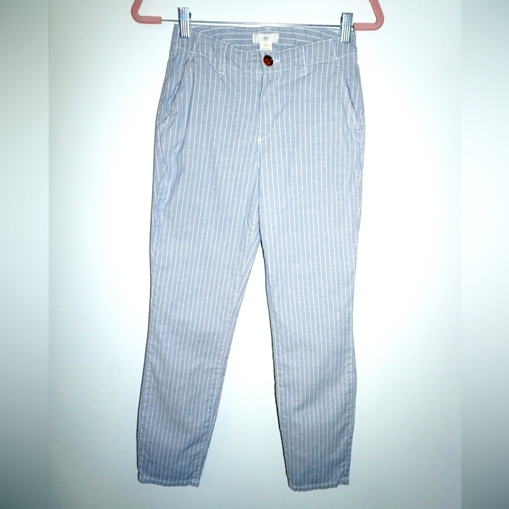H&M Womens L.O.G.G. Blue and White Striped Straight Leg Chino Pants. Size 2.